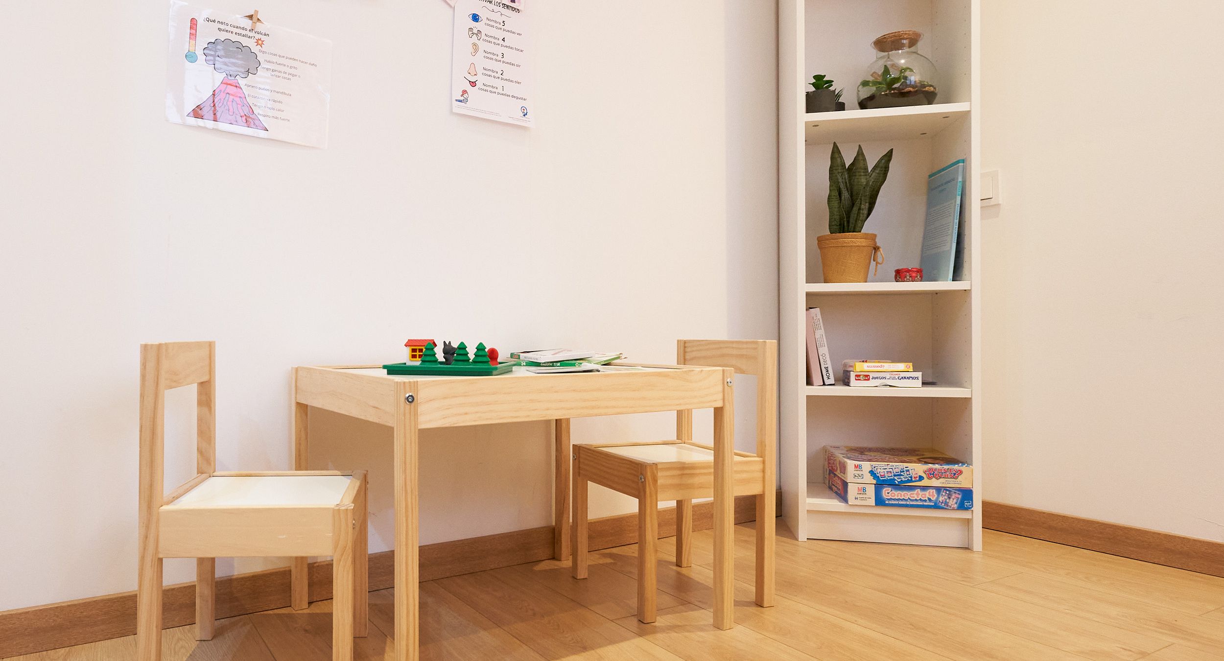 Sala despacho de Teruel niños con juegos 
