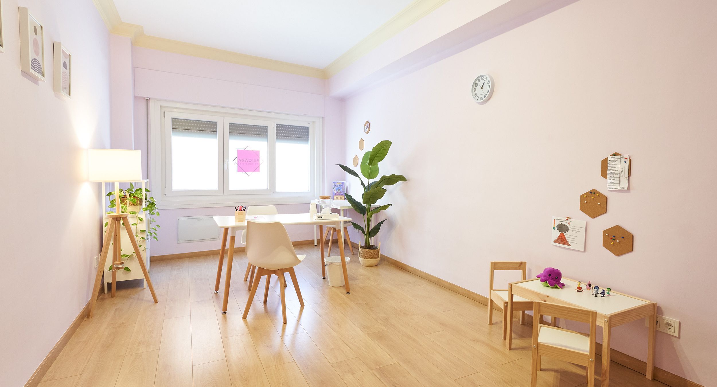 Sala despacho de Teruel sala para niños 