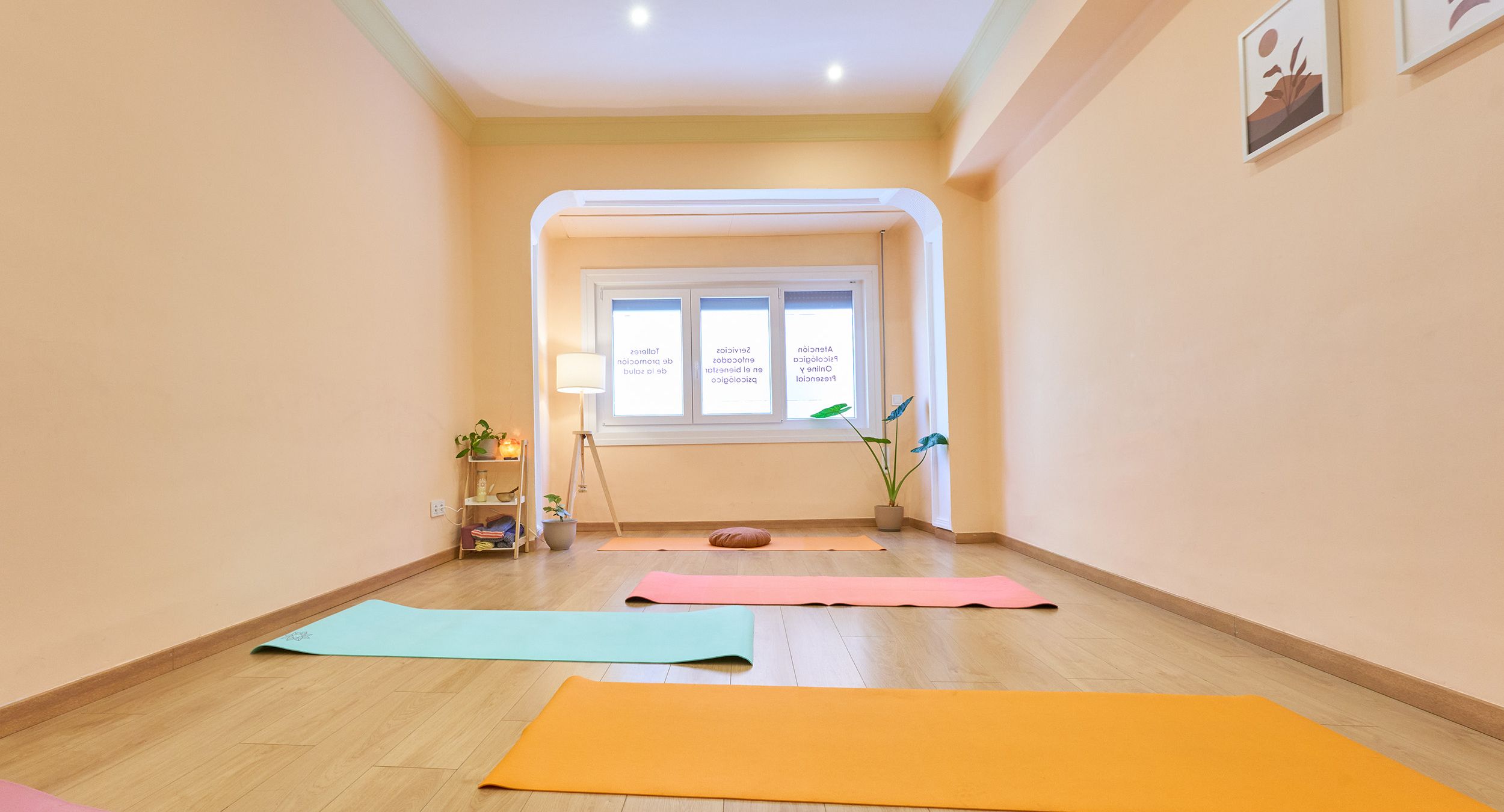 Sala despacho de Teruel clase de yoga 